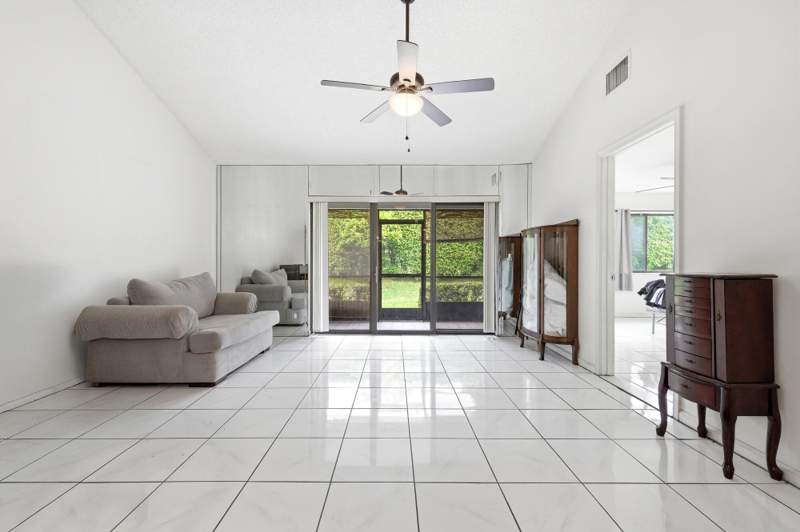 2 bedroom Villa at 120 Sunshine Boulevard, Lantern Walk 2, Royal Palm Beach — photo 5