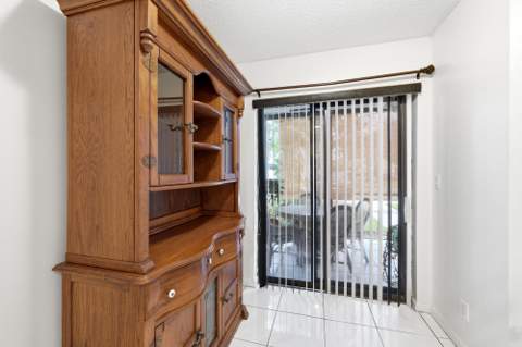 120 Sunshine Boulevard, Royal Palm Beach FL - photo 9 of 30