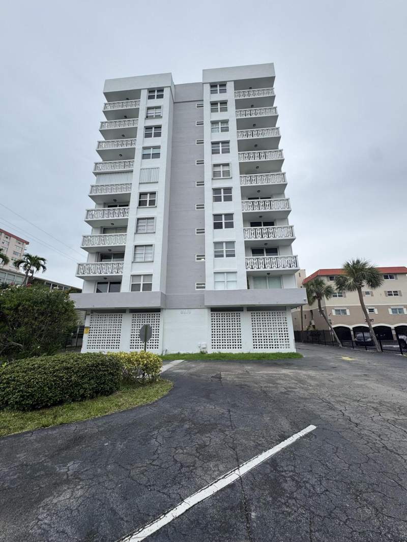 2 bedroom Condominium at 3113 S Ocean Drive #209, Ashleigh House Condo, Hallandale Beach — photo 2