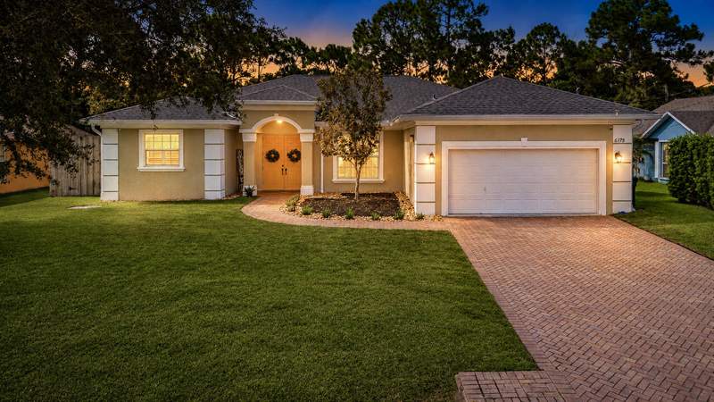 4 bedroom Single Family Residence at 6175 NW East Deville Circle, Port St Lucie Section 44, Port St. Lucie — photo 2