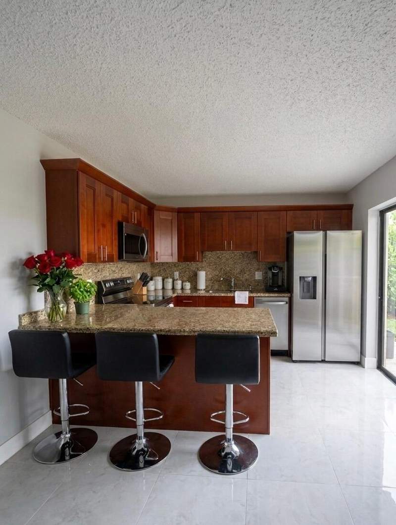 2 bedroom Townhouse at 2245 White Pine Circle #D, Pines 1, Greenacres — photo 3