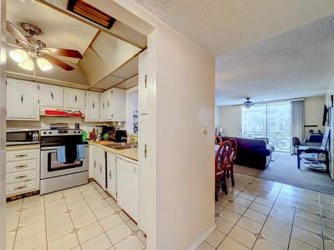 410 NW 68th Avenue #301, Plantation FL - photo 7 of 57