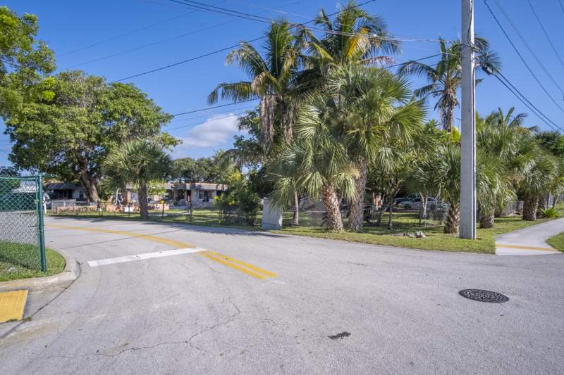 2 bedroom Single Family Residence at 1207 Milfred Street, Platts Acres, Delray Beach — photo 4