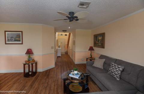 2047 Discovery Circle, Deerfield Beach FL - photo 8 of 26