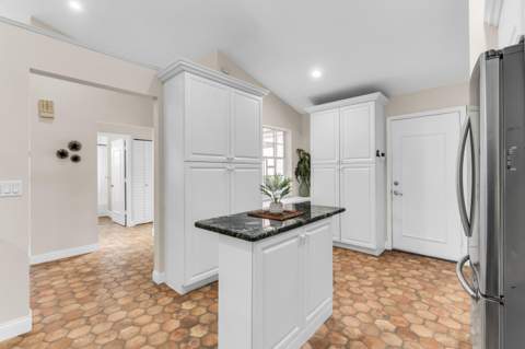 7943 Lake Sands Drive, Delray Beach FL - photo 8 of 40