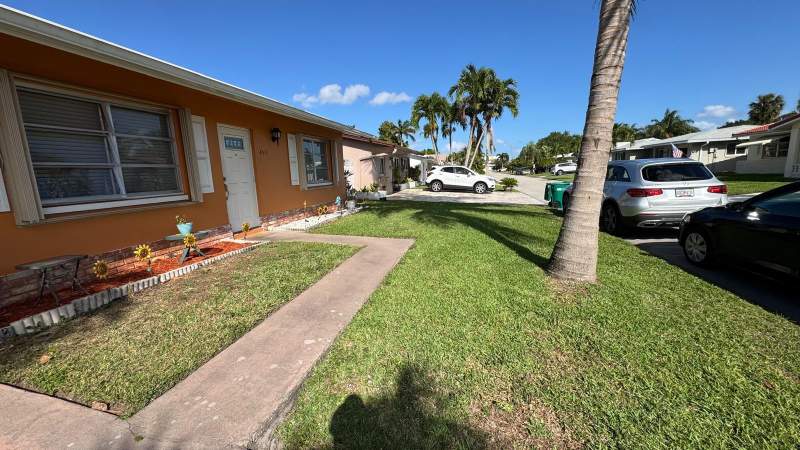 2 bedroom Single Family Residence at 4511 NW 45th Court, Mainlands Of Tamarac Lakes, Tamarac — photo 5