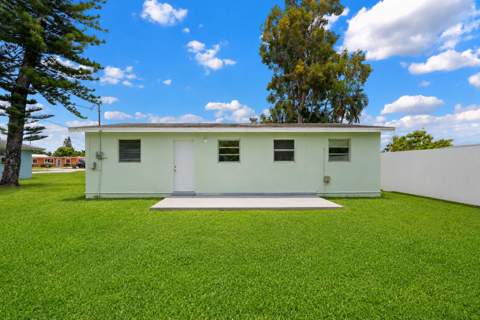 415 Fleming Avenue, Greenacres FL - photo 10 of 75