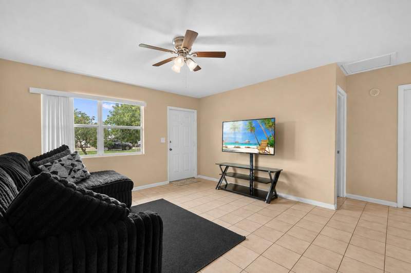 12 bedroom Single Family Residence at 415 Fleming Avenue, Greenacres 2, Greenacres — photo 4