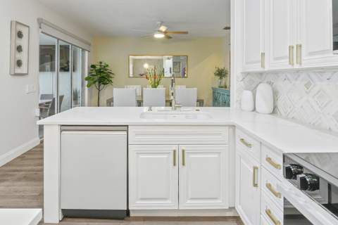10848 Tamoron Lane, Boca Raton FL - photo 16 of 47
