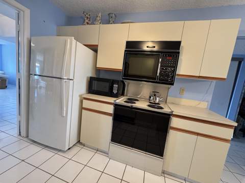6768 N 10th Avenue #303, Lake Worth FL - photo 14 of 40