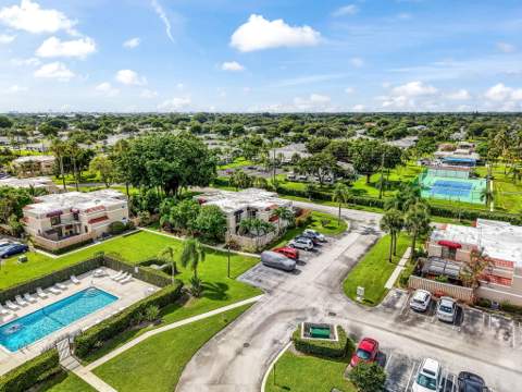 4005 Village Drive #A, Delray Beach FL - photo 6 of 35