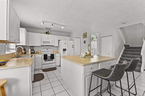 7581 Bristol Bay Lane, Lake Worth FL - photo 12 of 34