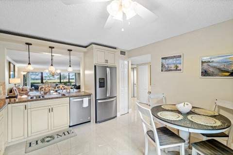 5771 Fairway Park Court #103, Boynton Beach FL - photo 6 of 31