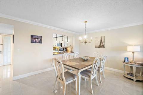 5771 Fairway Park Court #103, Boynton Beach FL - photo 7 of 31
