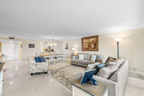 5771 Fairway Park Court #103, Boynton Beach FL - photo 8 of 31