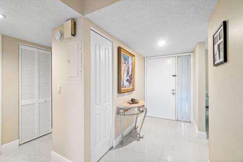 5771 Fairway Park Court #103, Boynton Beach FL - photo 11 of 31