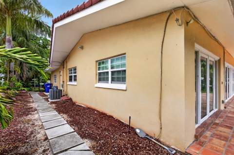 1390 E Terra Mar Drive, Pompano Beach FL - photo 10 of 66
