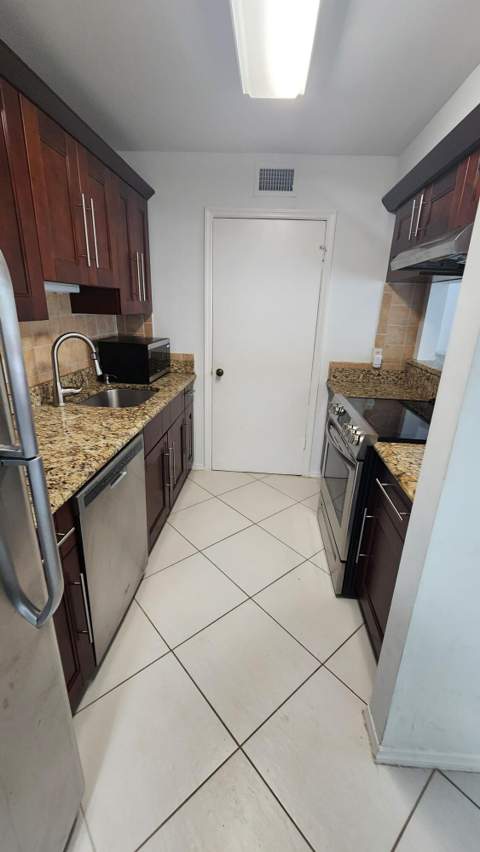 2311 N Congress Avenue #16, Boynton Beach FL - photo 10 of 12
