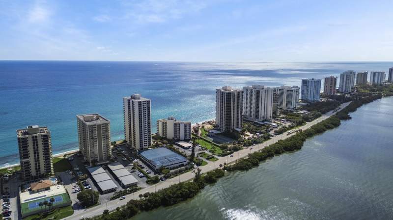 2 bedroom Condominium at 5420 N Ocean Drive #502, Connemara Condo, Riviera Beach — photo 3