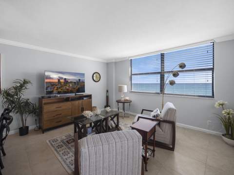 5420 N Ocean Drive #502, Riviera Beach FL - photo 6 of 17