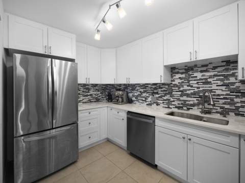 5420 N Ocean Drive #502, Riviera Beach FL - photo 8 of 17