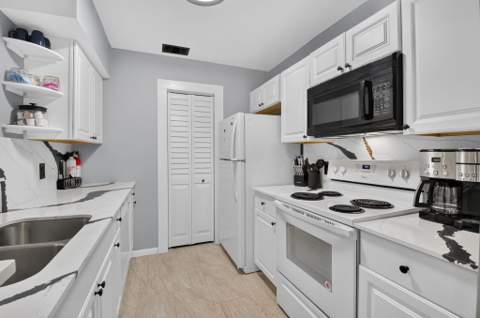 815 W Boynton Beach Boulevard #15-202, Boynton Beach FL - photo 13 of 46