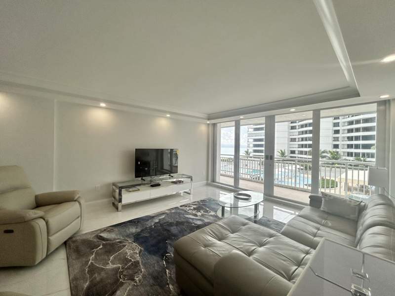2 bedroom Condominium at 3546 S Ocean Boulevard #405, Barclay Condo, South Palm Beach — photo 4