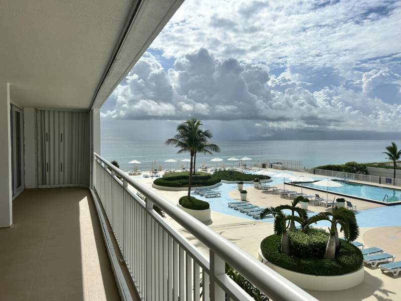 2 bedroom Condominium at 3546 S Ocean Boulevard #405, Barclay Condo, South Palm Beach — photo 2