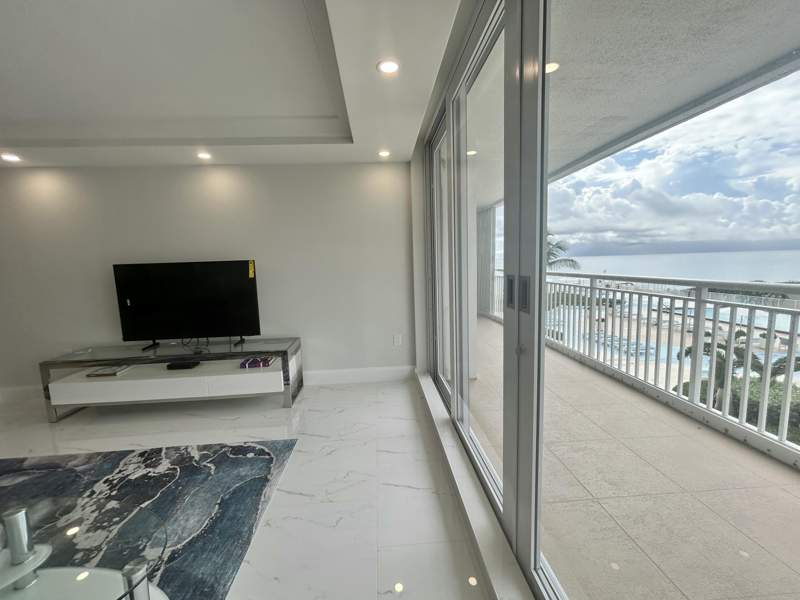 2 bedroom Condominium at 3546 S Ocean Boulevard #405, Barclay Condo, South Palm Beach — photo 3