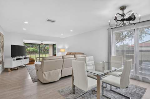 8545 Casa Del Lago #38 H, Boca Raton FL - photo 12 of 55