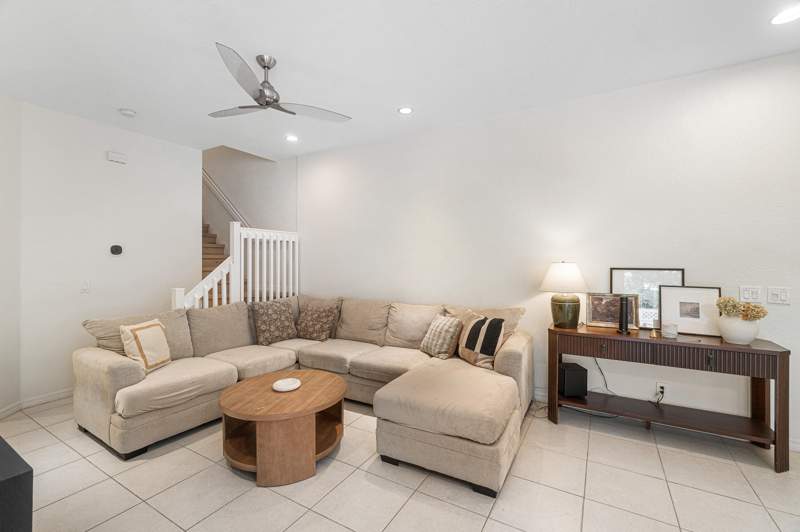 3 bedroom Townhouse at 5548 Boynton Gardens Drive, Boynton Gardens, Boynton Beach — photo 4