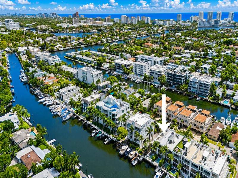 3 bedroom Townhouse at 215 Hendricks Isle, Victoria Isles, Fort Lauderdale — photo 2