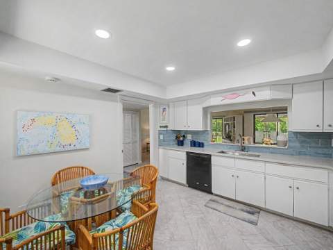 5132 SE Club Way #202, Stuart FL - photo 6 of 34