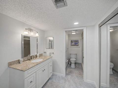 5132 SE Club Way #202, Stuart FL - photo 17 of 34