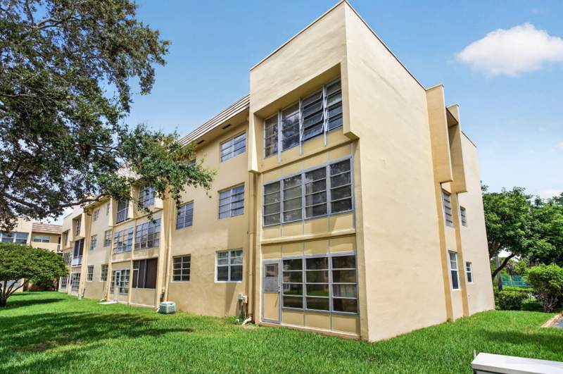 2 bedroom Condominium at 6350 NW 62nd Street #201, Bermuda Club Three Condo, Tamarac — photo 2