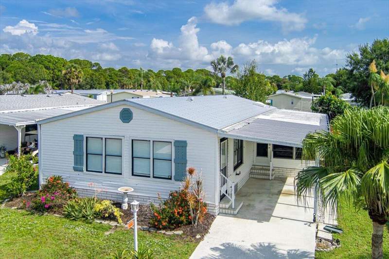 3 bedroom Manufactured Home at 222 Sandy Bottom Place, Tropical Isles, Fort Pierce — photo 2