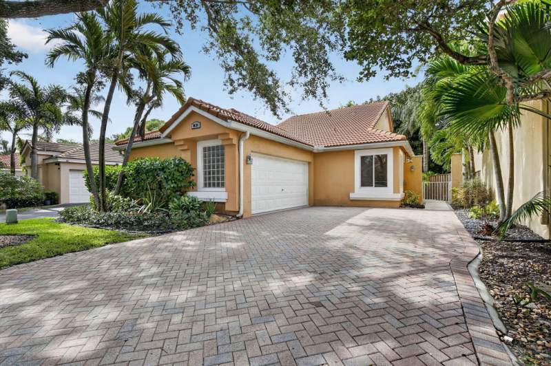 3 bedroom Single Family Residence at 10124 NW 4th Street, Sunset Cove, Plantation — photo 2