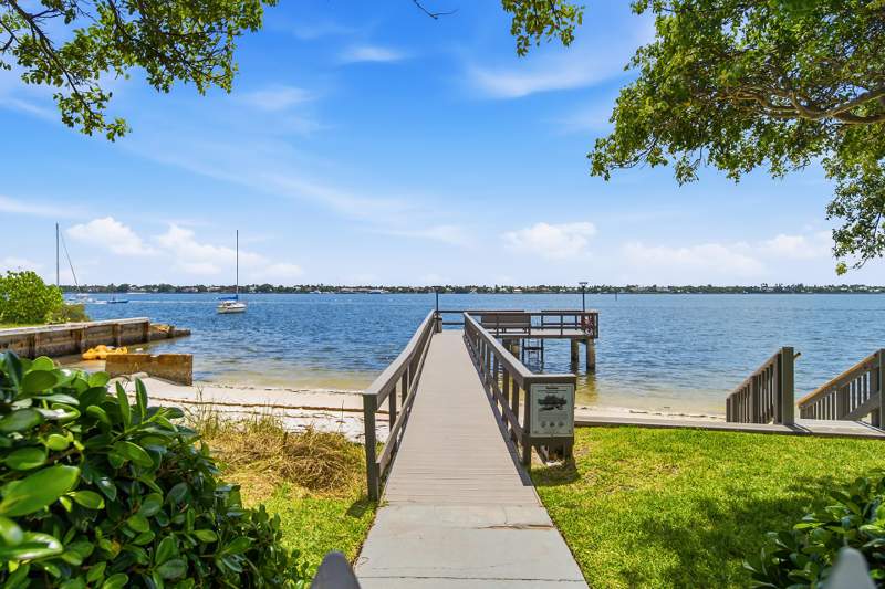 2 bedroom Condominium at 5600 N Flagler Drive #2202, Palm Beach House Condo, West Palm Beach — photo 3