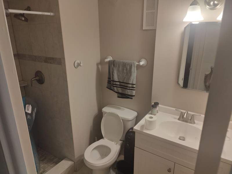 2 bedroom Condominium at 500 Executive Center Drive #2A, Breakwaters Of The Palm Beaches Condo, West Palm Beach — photo 4