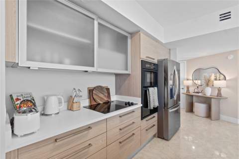 1830 S Ocean Drive #1006, Hallandale Beach FL - photo 8 of 48