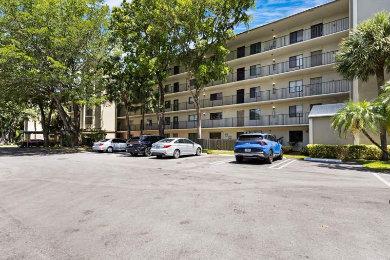 2 bedroom Condominium at 2209 S Cypress Bend Drive #507, Cypress Bend Condominium III, Pompano Beach — photo 3
