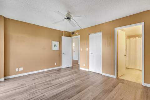 2209 S Cypress Bend Drive #507, Pompano Beach FL - photo 21 of 40