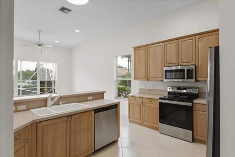 9069 Terni Lane, Boynton Beach FL - photo 10 of 65