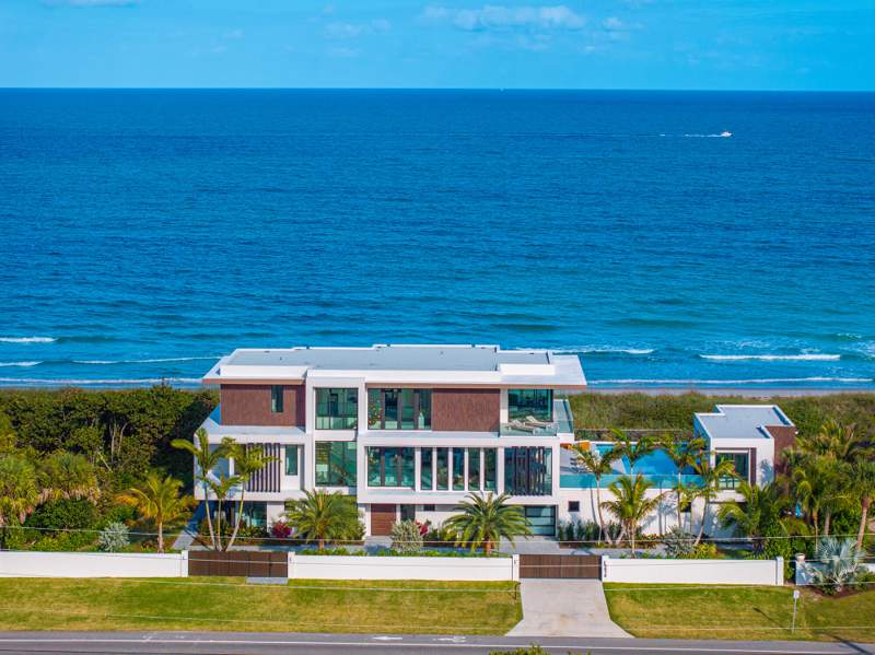 6 bedroom Single Family Residence at 4610 N Hwy A1A, Metes And Bounds, Hutchinson Island — photo 3