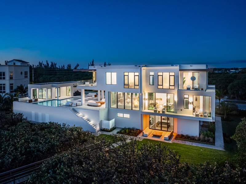 6 bedroom Single Family Residence at 4610 N Hwy A1A, Metes And Bounds, Hutchinson Island — photo 4