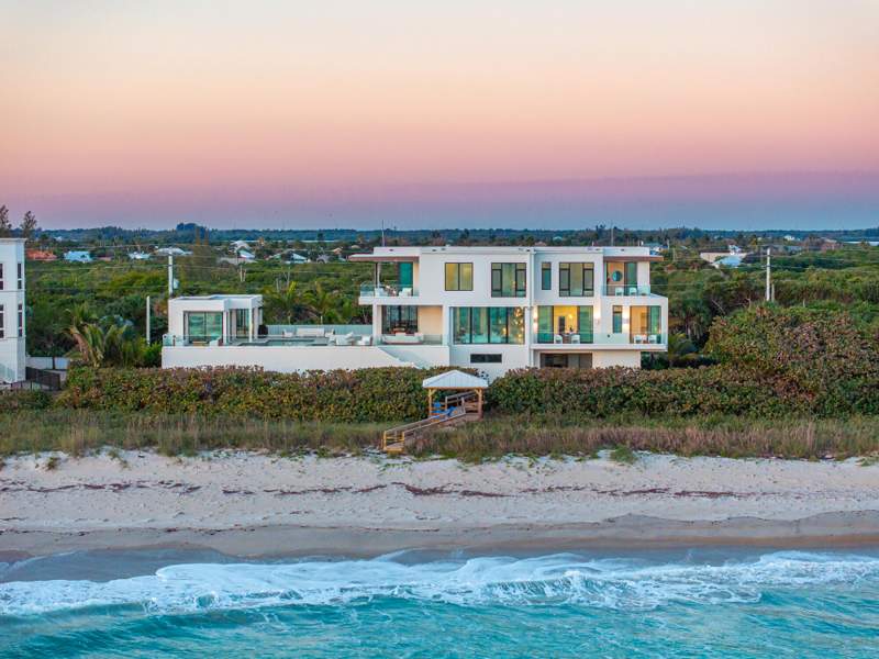 6 bedroom Single Family Residence at 4610 N Hwy A1A, Metes And Bounds, Hutchinson Island — photo 2