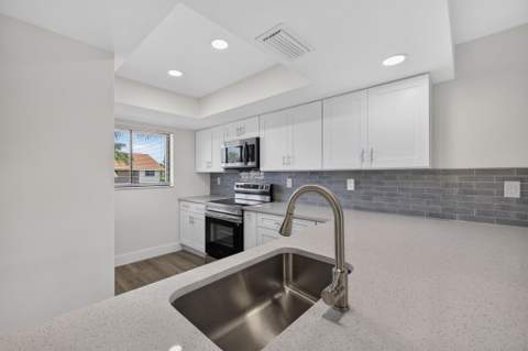 1600 NE Dixie Highway #10-205, Jensen Beach FL - photo 10 of 48