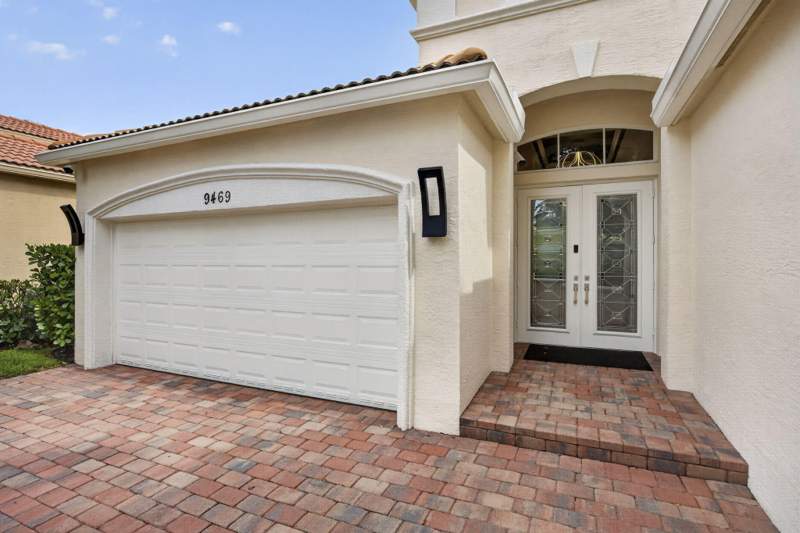 3 bedroom Single Family Residence at 9469 Via Elegante, Buena Vida, Wellington — photo 4