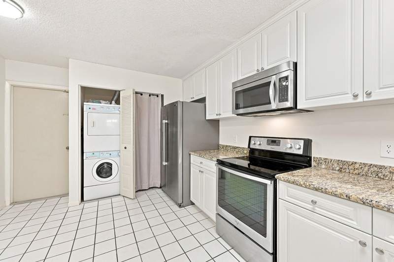 2 bedroom Villa at 9825 NW 1st Court, Chatham Towne At Jacaranda Condo, Plantation — photo 4