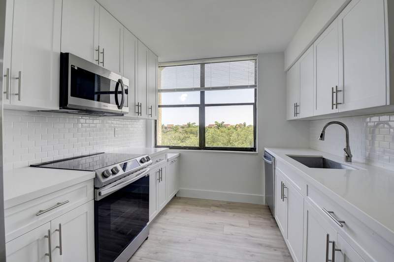 1 bedroom Condominium at 955 Egret Circle #501, Lavers Resort & Racquet Club, Delray Beach — photo 5